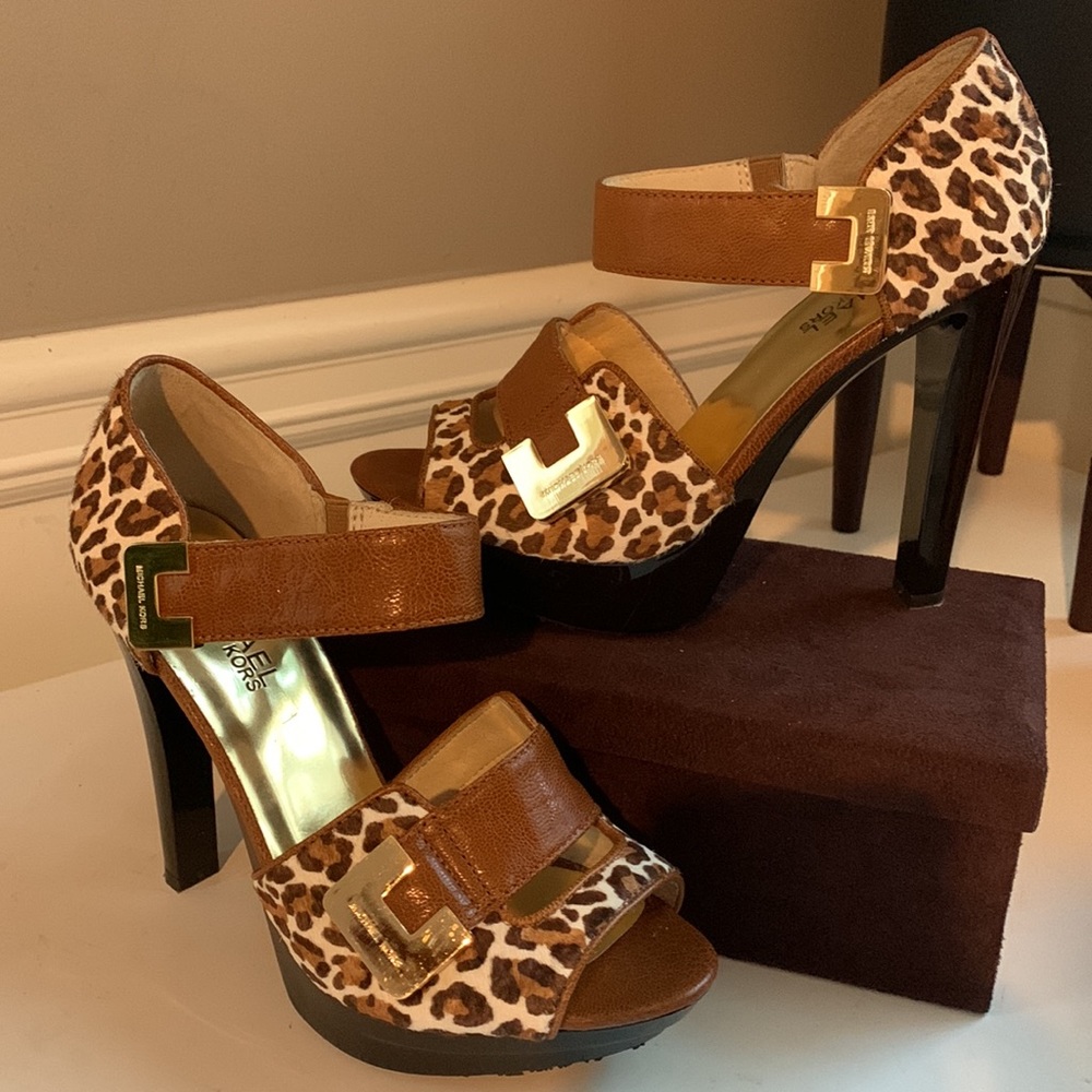 Michael Kors Beverly Calf hair animal Print Sandals - Picture 5 of 12